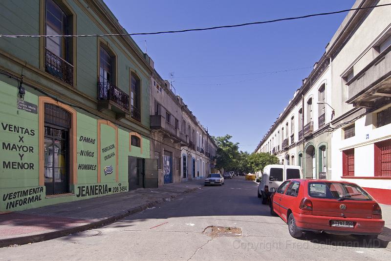 20071206_153727  D2X 4000x2677.jpg - Residential areas, Montevideo, Uraguay